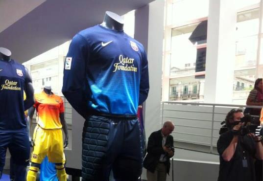 Barcelona-Goalkeeper-Jersey-2012