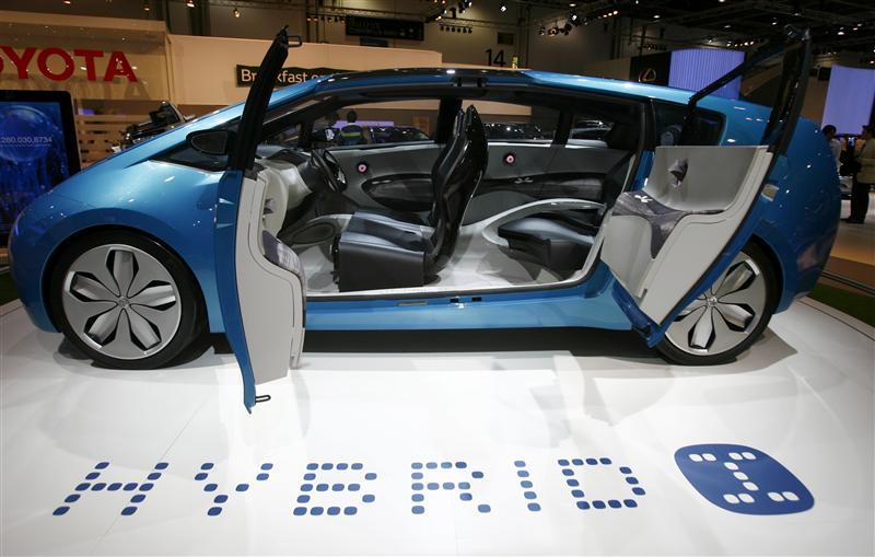 A Toyota concept car called the "Hybrid I", which uses a hybrid engine and drive-by-wire technology is seen at the British International Motorshow in London's Excel centre