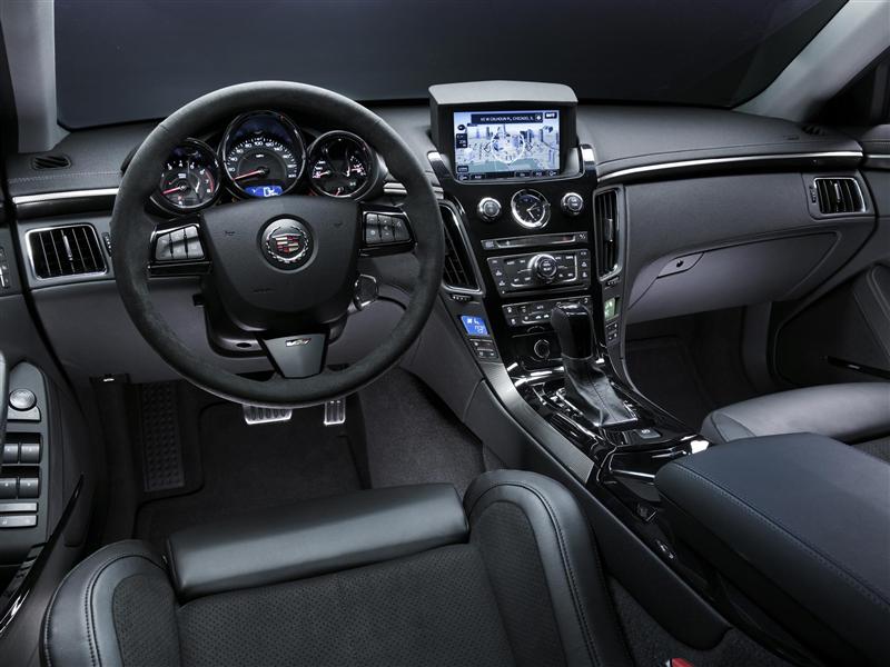 2013-Cadillac-CTS-V_Luxury-i06-800