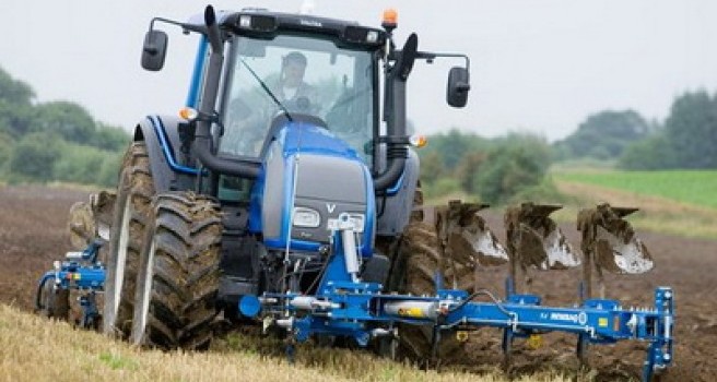 poljoprivrednik-traktor