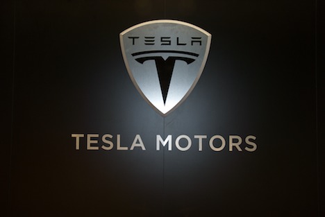 Apple-Tesla-Motors