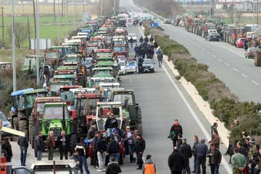 Greek-farmers-protesting