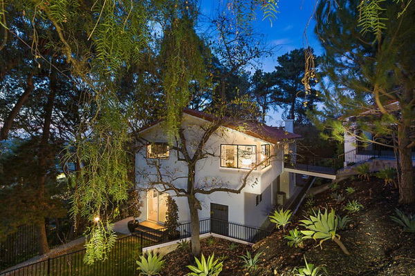 Captain America Star Chris Evans Lists $1.45 Million Hollywood Hills Home
