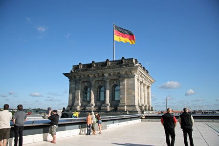 german-flag-on-the-reichstag
