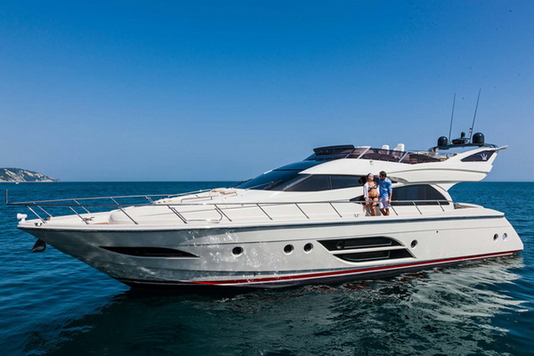 Charity Auctions Off Stunning One-of-a-Kind Dominator 640 Yacht