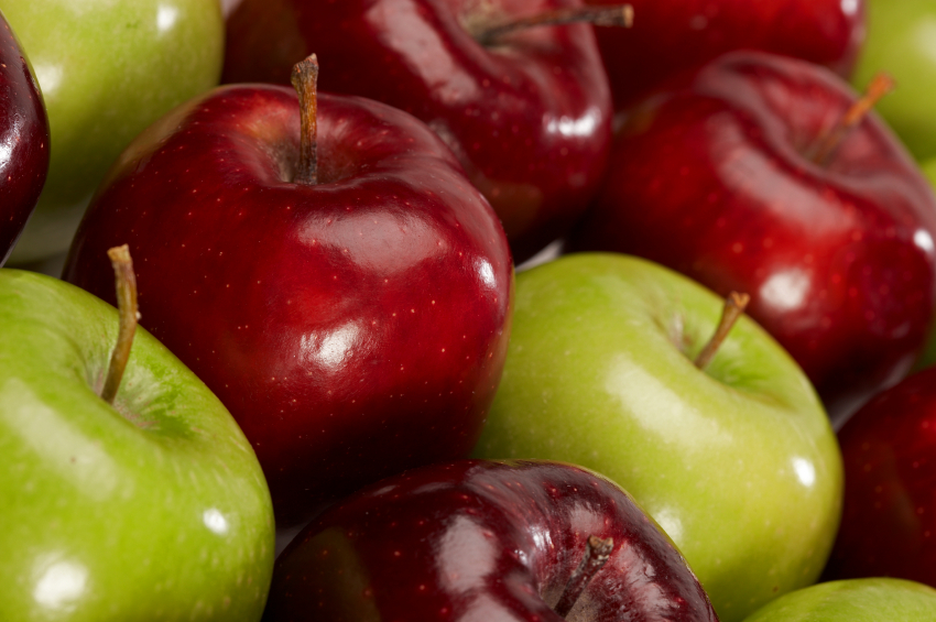 red-and-green-apples-istock-photo2
