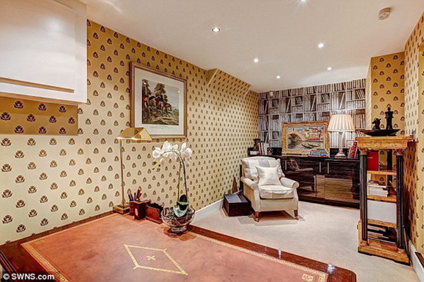 One-bedroom house in London's exclusive Mayfair just hit the market, priced at £1.8 million ($2,82 million), making it Britain's most expensive one-bedroom property
