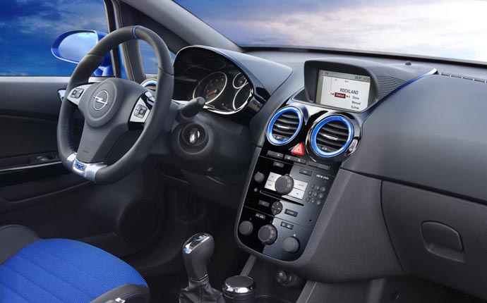 Opel-Corsa-OPC-interior-2-lg