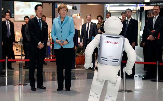 merkel asimo1