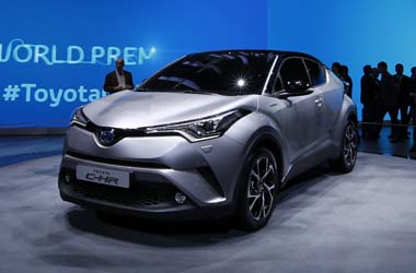 A Toyota C-HR SUV car is pictured during its world premiere at the 86th International Motor Show in Geneva, Switzerland, March 1, 2016.  REUTERS/Denis Balibouse - RTS8RSF