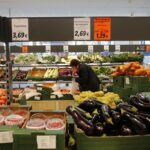 Месо и сирење понесете од дома, зеленчук ќе си купите таму – еве ги цените во маркетите во Грција