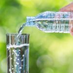 Никогаш не пиете вода од пластично шише, особено во лето (ВИДЕО)