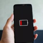 Една од најпопуларните апликации ги „убива“ батериите на Android: Google објави што треба да направите