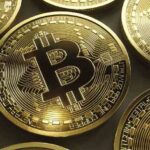 Биткоинот надмина 100.000 долари за прв пат од февруари
