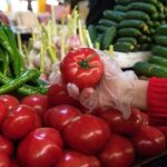 Субвенционираме домашни домати, а јадеме увезени од Албанија