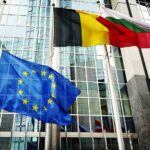ЕВРОПА ПАЃА, ТИЕ СЕ БОГАТАТ: Бриселските бирократи пикаат евра во џебовите, си ги напумпаа платите, еве колку заработуваат!