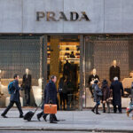 Побарувачката на Prada се намалува, проблем за компанијата