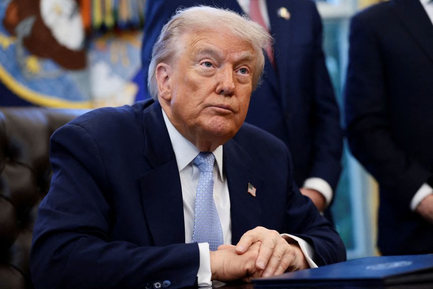 Трамп: Доколку ФЕД не ги намалат каматните стапки, САД ќе ја прекинат трговијата со земјите со кои имаат дефицит